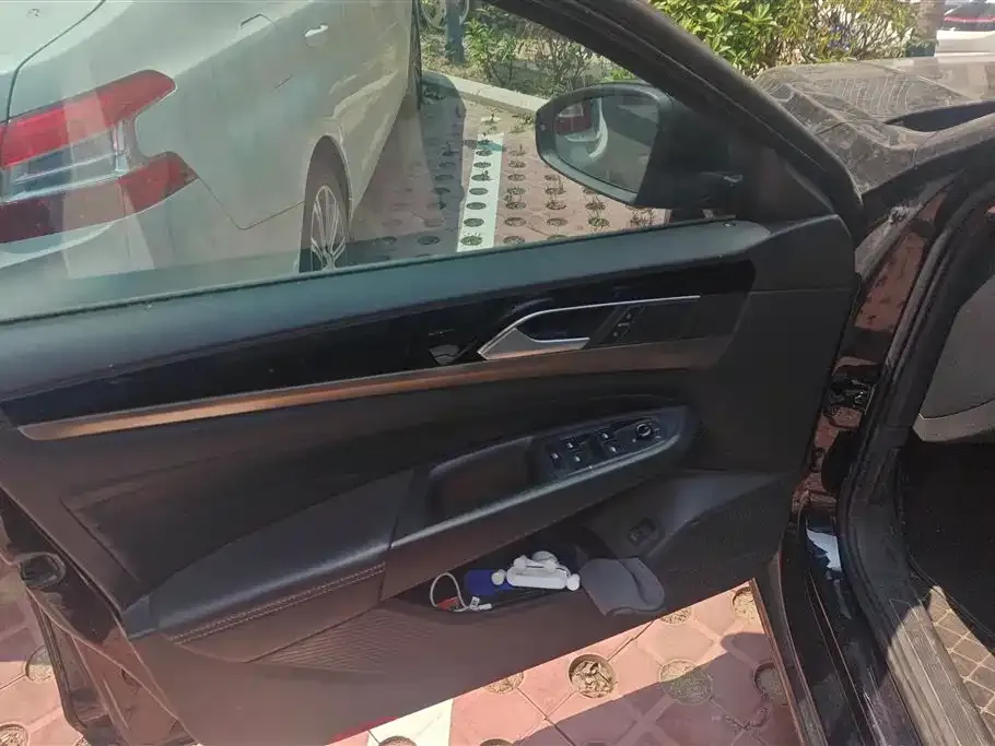 Volkswagen Passat 2021 из CN, фото 4
