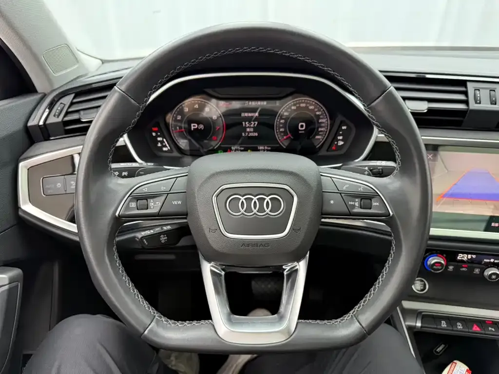 Audi Q3 — фото 9