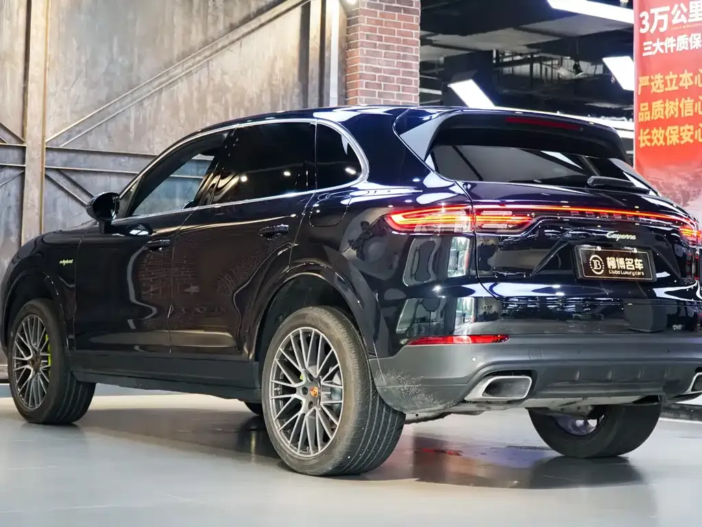 Porsche Cayenne Hybrid — фото 3