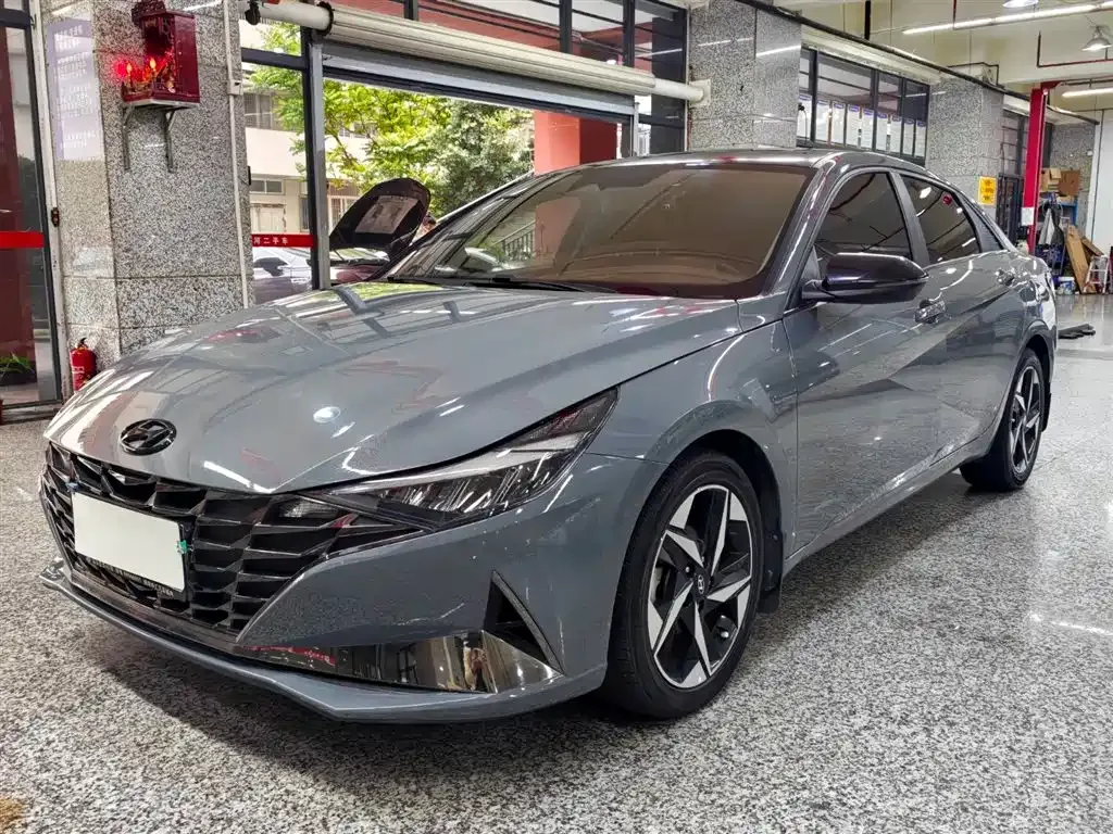 Hyundai Elantra