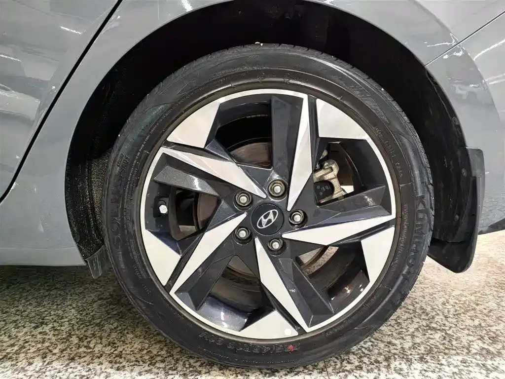 Hyundai Elantra 2023 из CN, фото 7