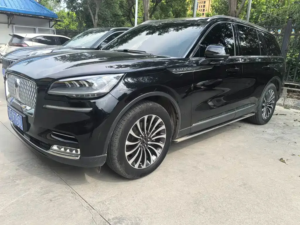 Lincoln Aviator — фото 1