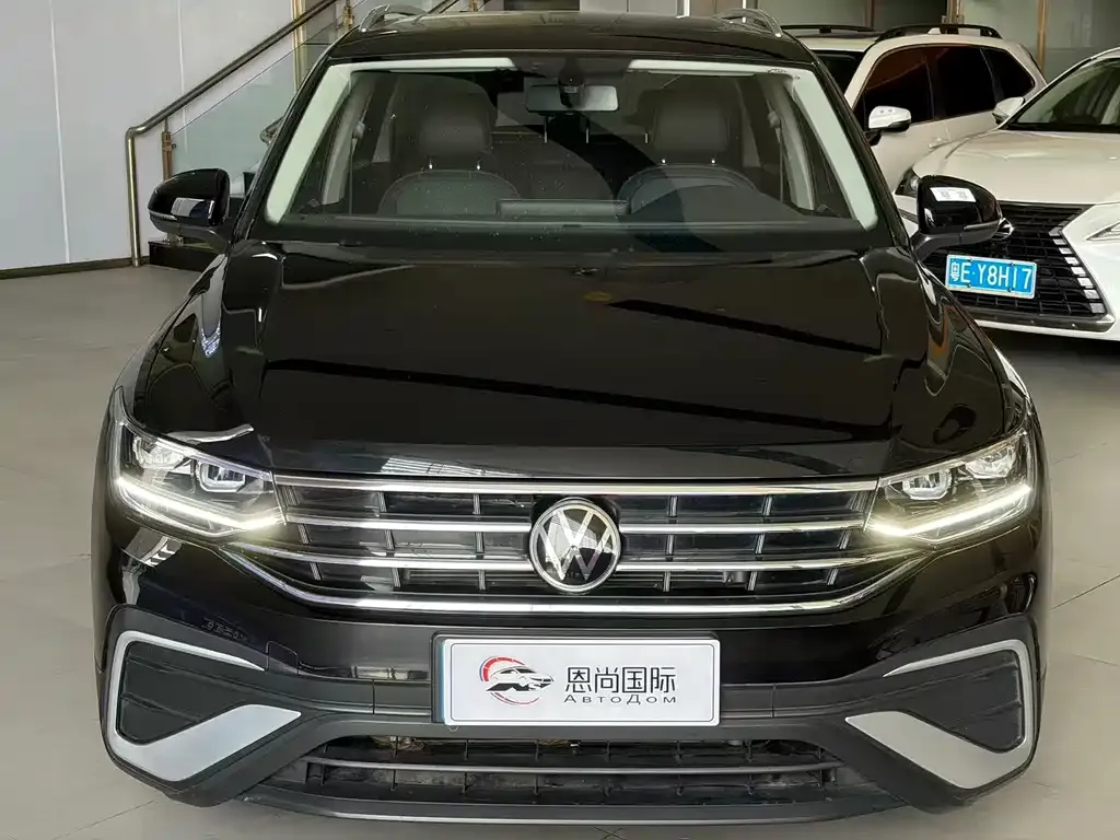 Volkswagen Tiguan L — фото 2