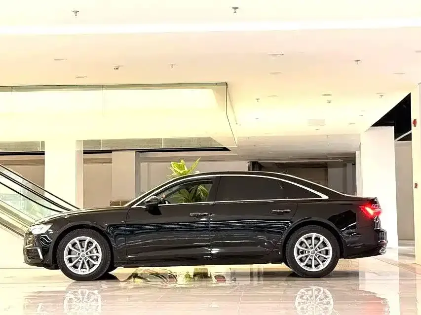 Audi A6L 2022 из CN, фото 2
