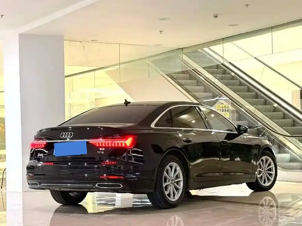 Audi A6L 2022 из CN, фото 6