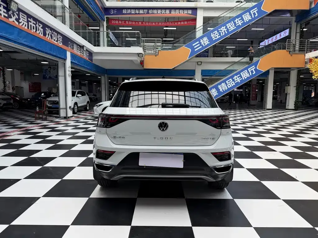 Volkswagen T-Roc — фото 2