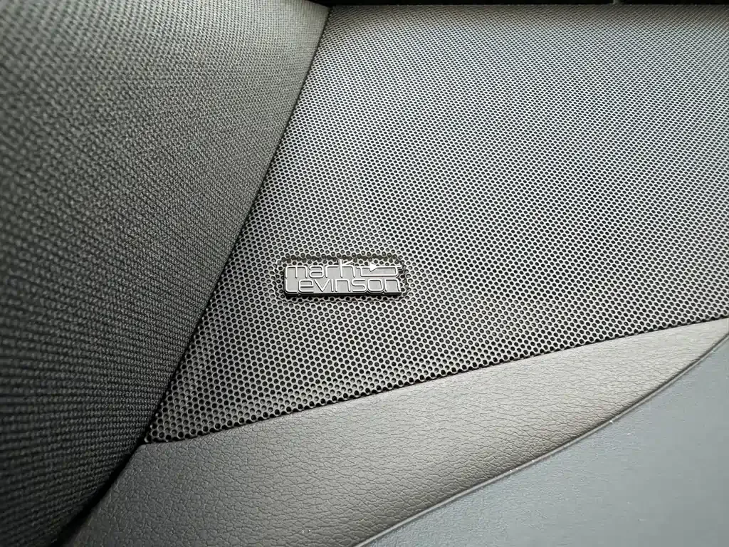 Lexus RZ — фото 8