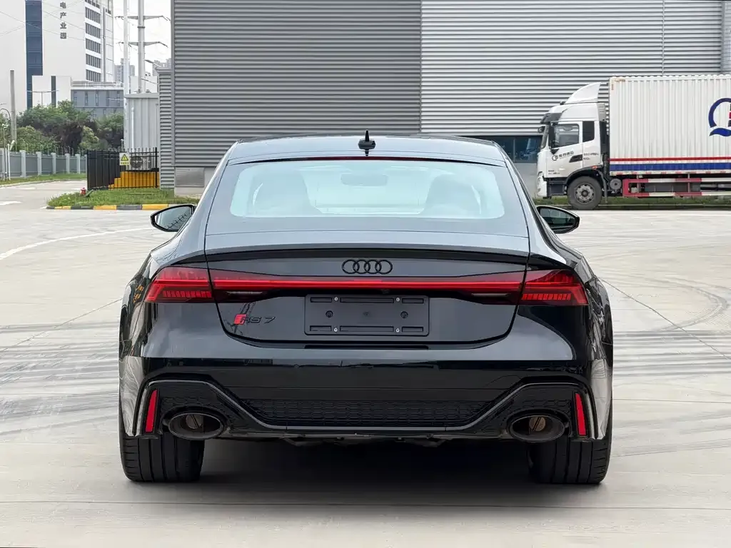 Audi RS 7 — фото 8