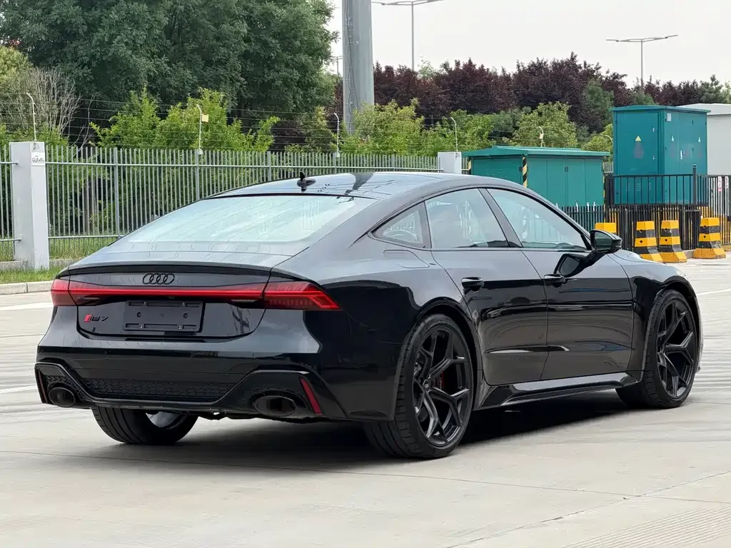 Audi RS 7 — фото 9