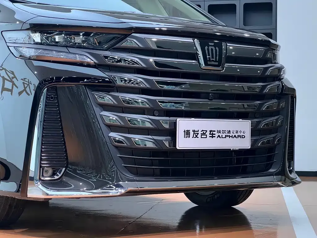 Toyota Vellfire — фото 8
