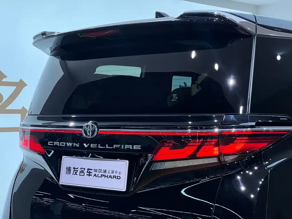 Toyota Vellfire — фото 7