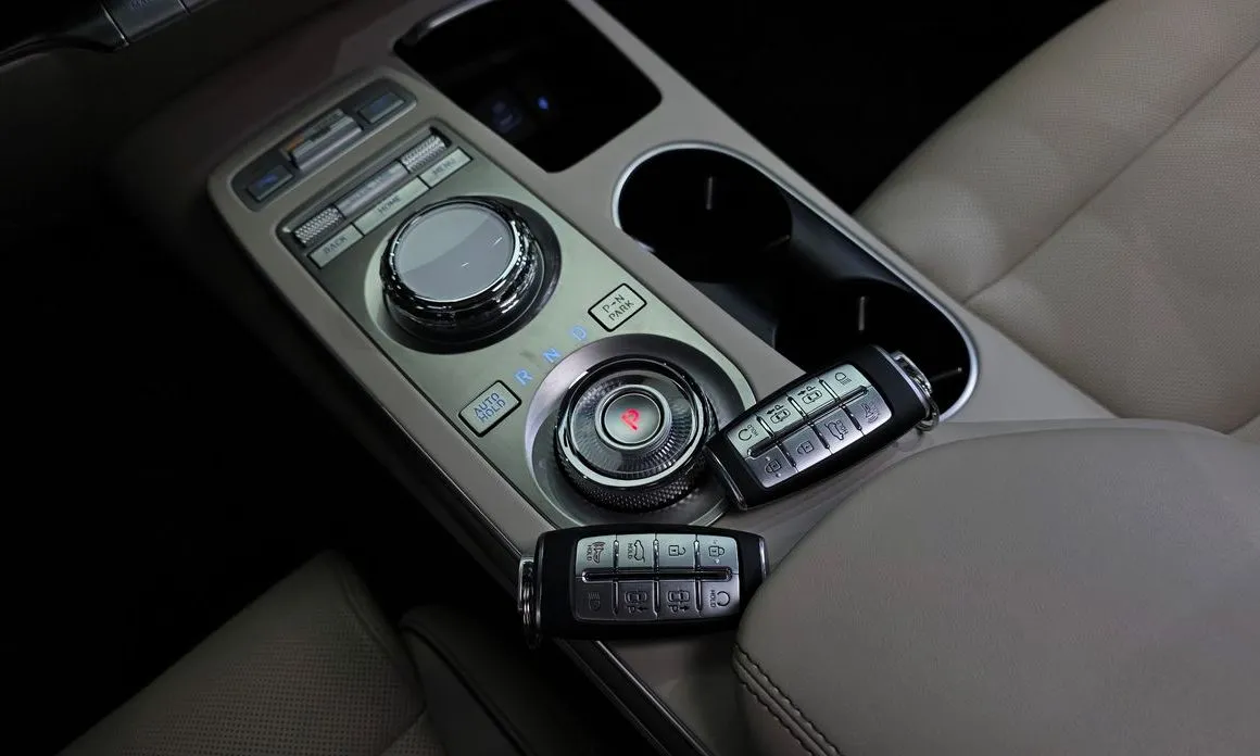Genesis GV70 — фото 2