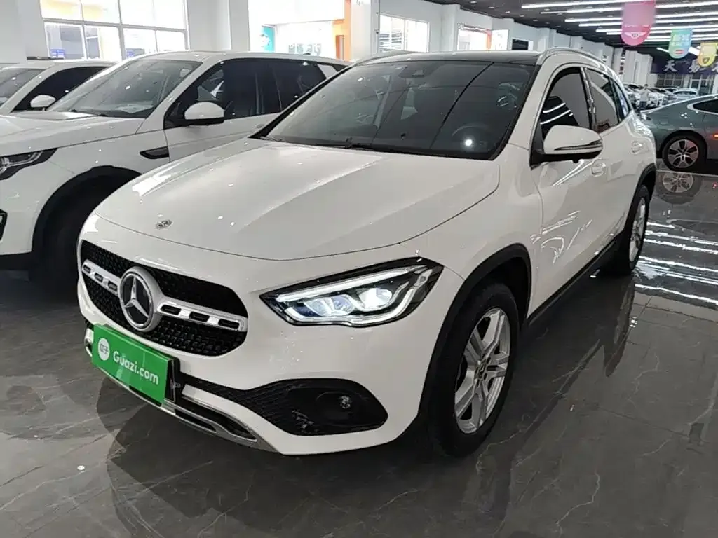 Mercedes-Benz GLA — фото 1