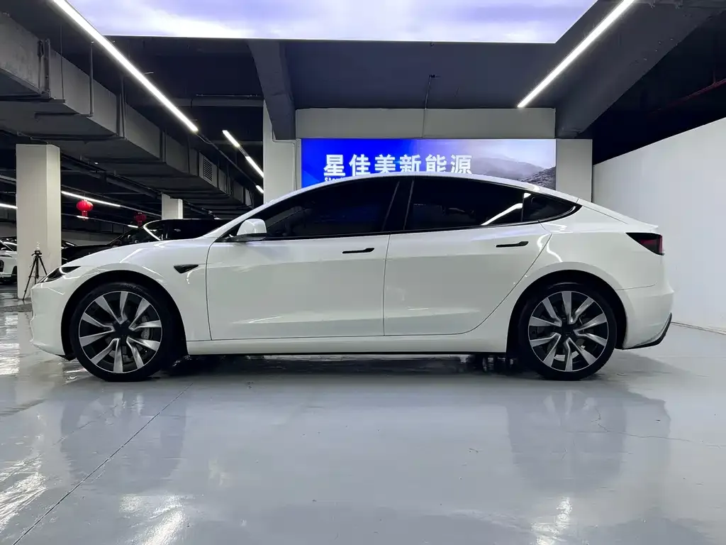 Tesla Model 3 — фото 5