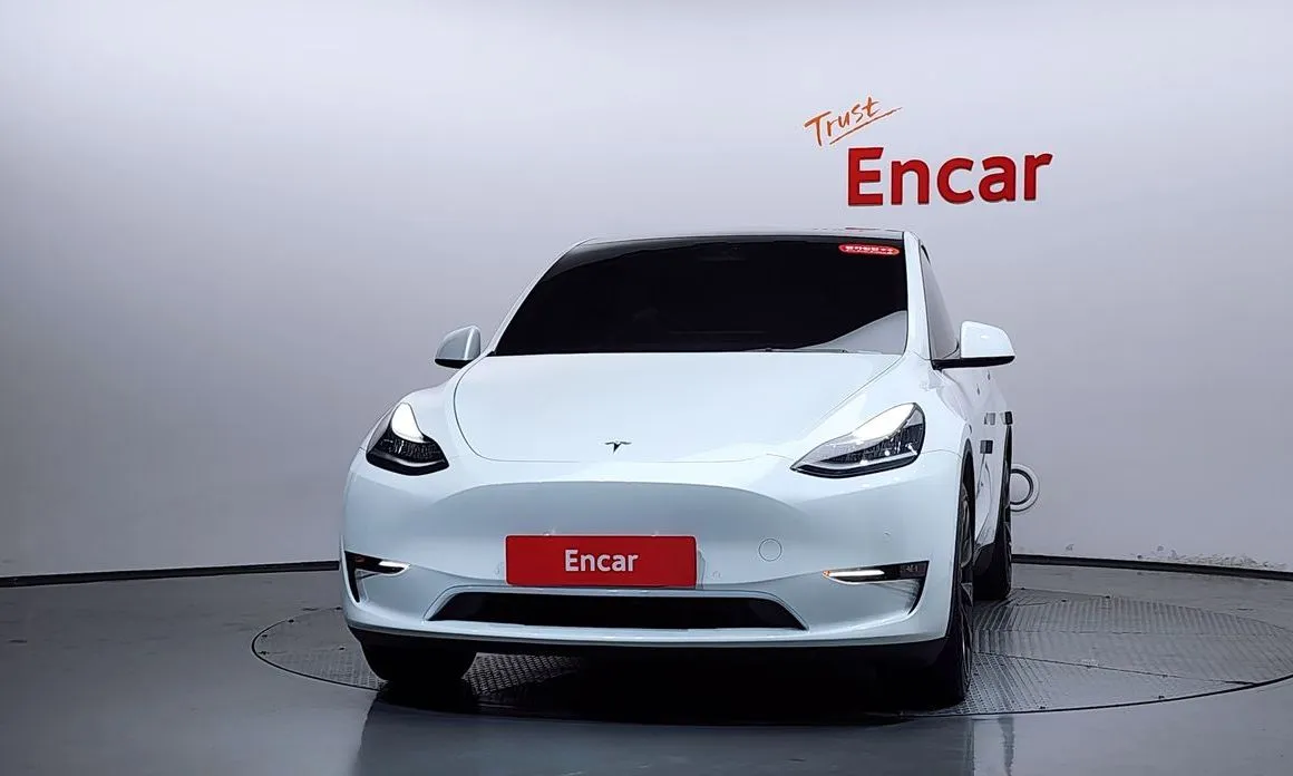 Tesla Model Y — фото 9