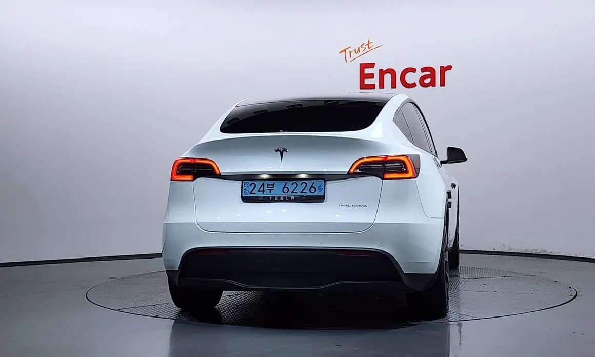 Tesla Model Y — фото 4