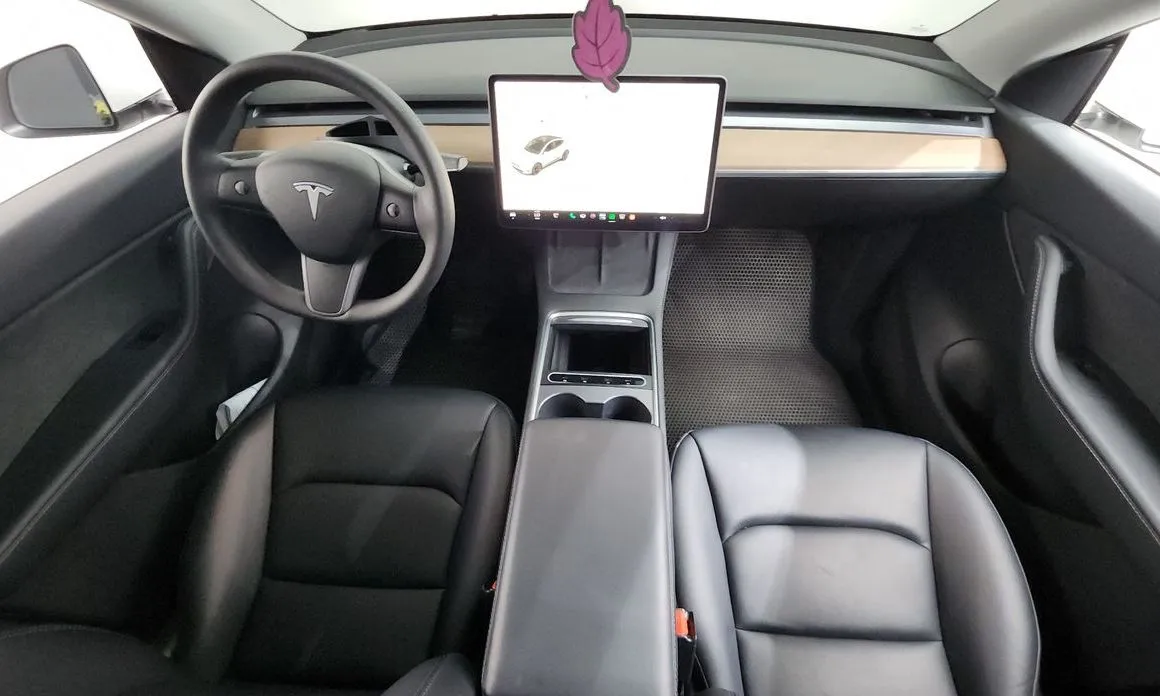 Tesla Model Y — фото 6