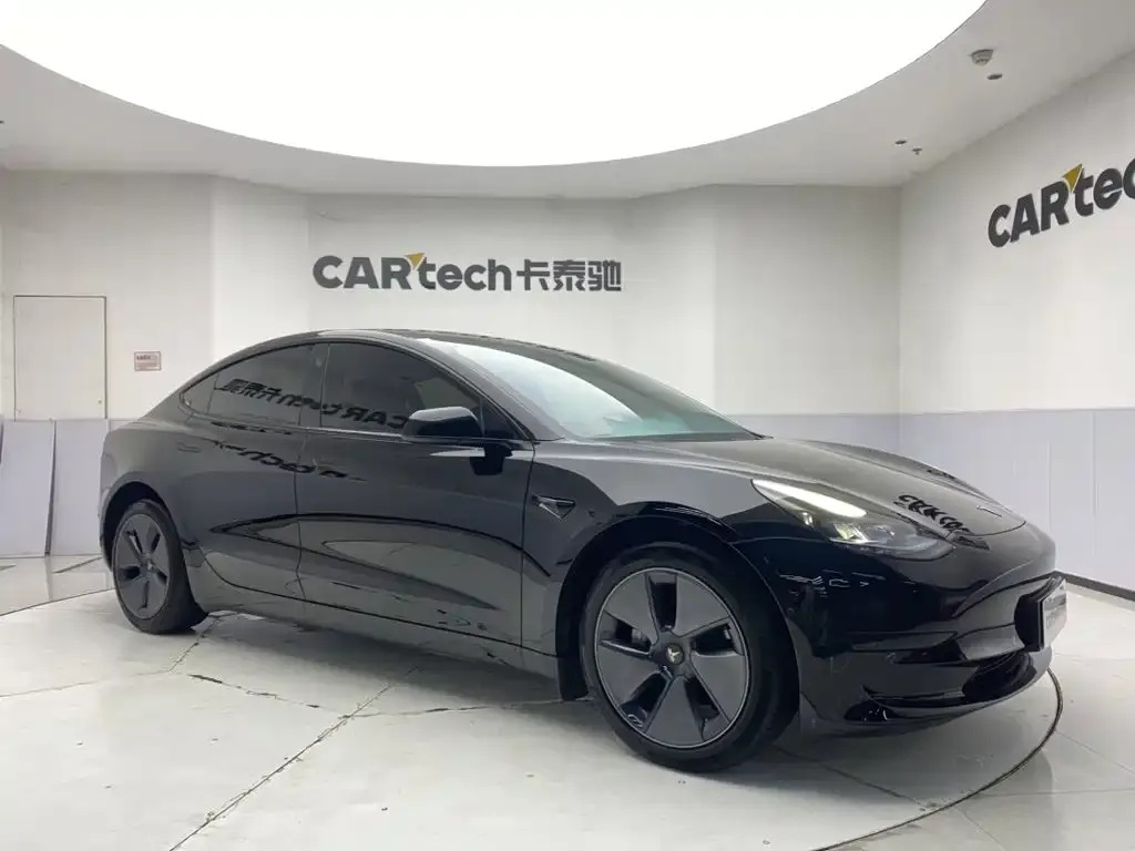 Tesla Model 3 — фото 7