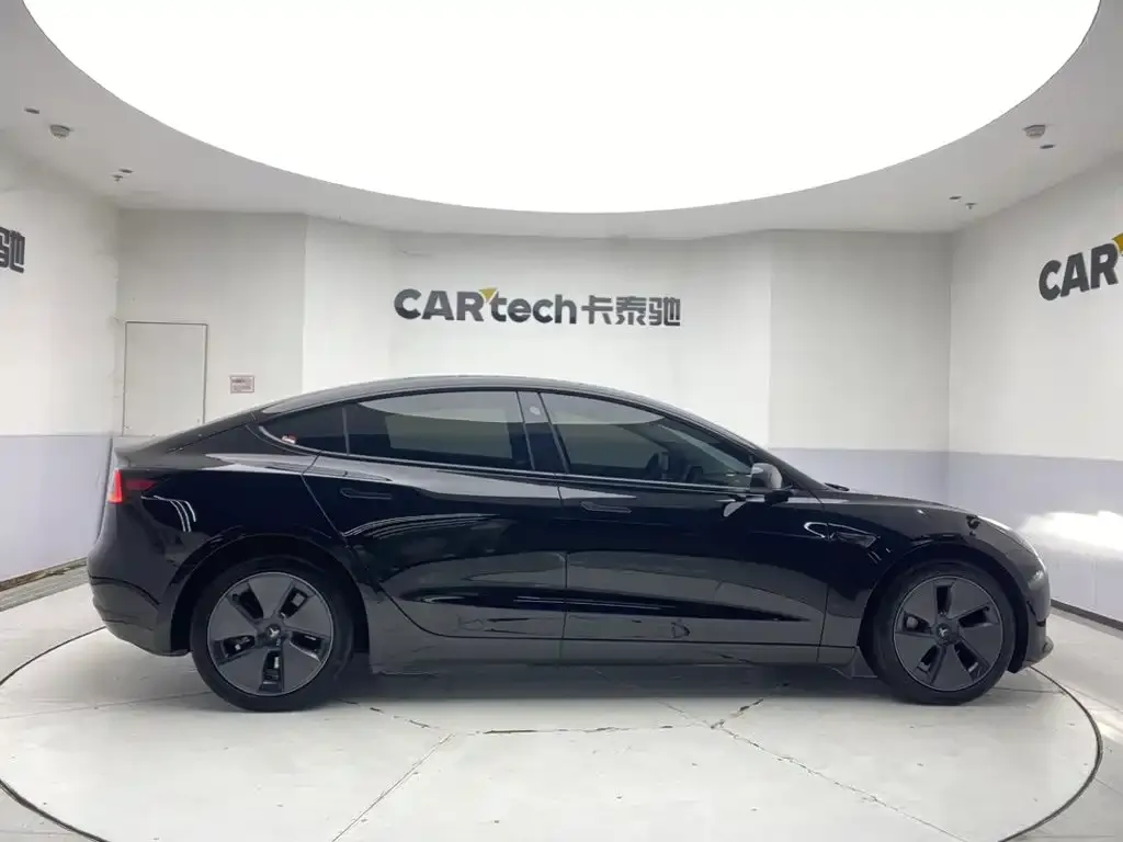 Tesla Model 3 — фото 3
