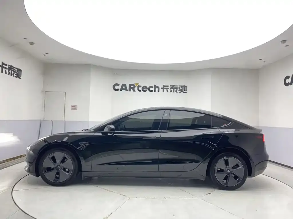 Tesla Model 3 — фото 4