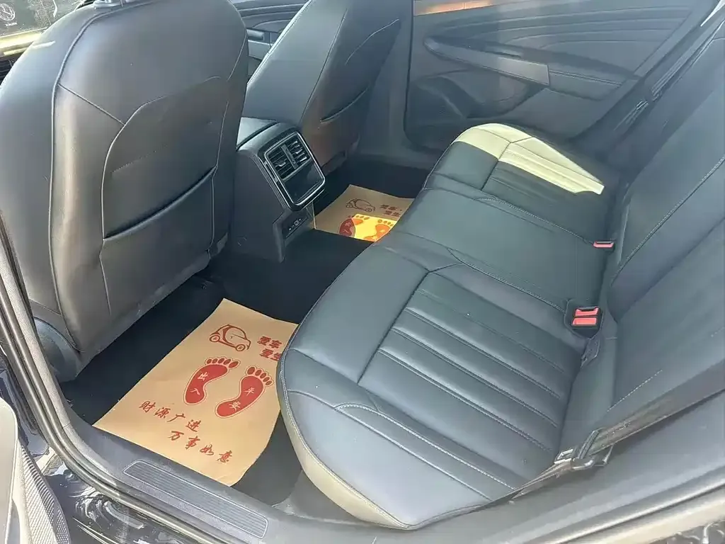 Volkswagen Passat 2021 из CN, фото 8