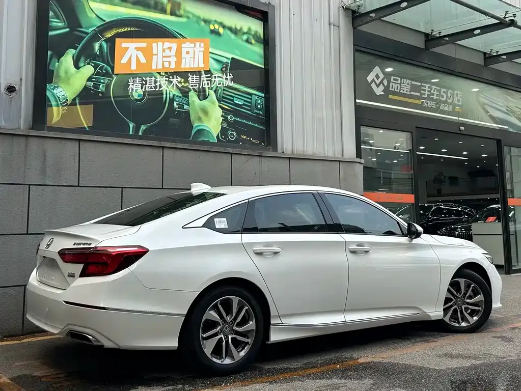 Honda Inspire — фото 10