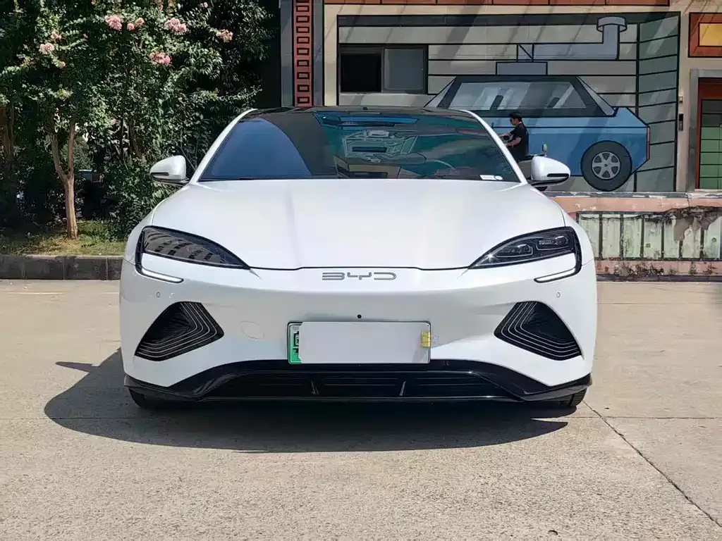 BYD Seal — фото 8