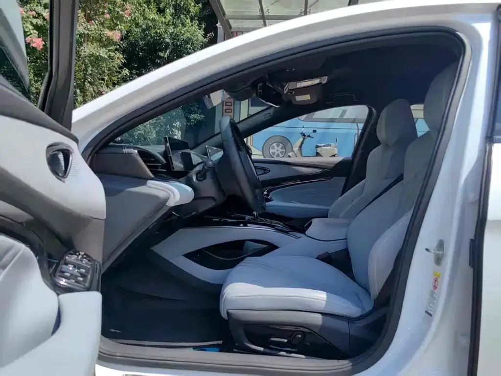 BYD Seal — фото 2