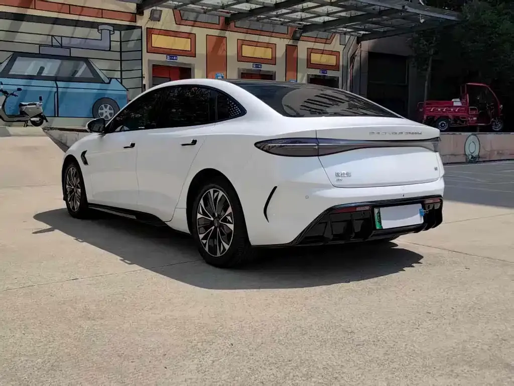 BYD Seal — фото 9