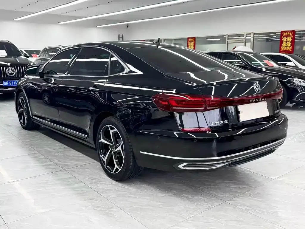 Volkswagen Passat — фото 7