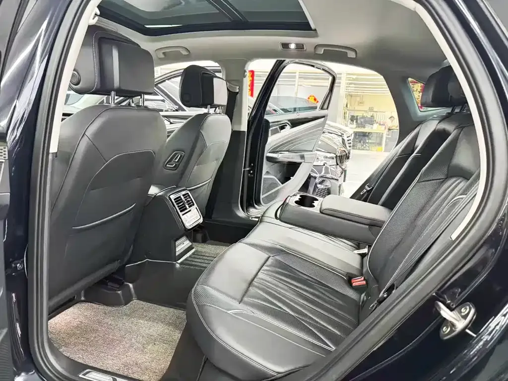 Volkswagen Passat — фото 6