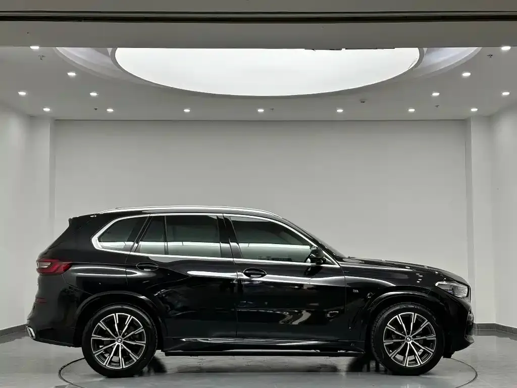 BMW X5 (Import) — фото 2