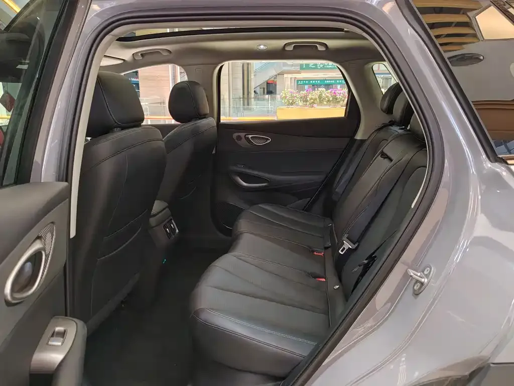 BYD Hiace 05 EV — фото 10