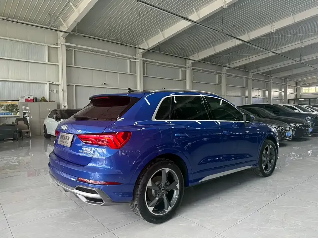 Audi Q3 — фото 8