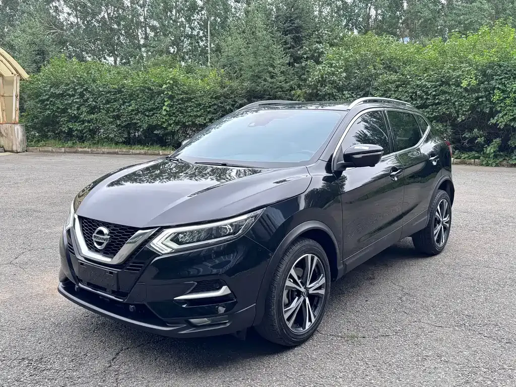 Nissan Qashqai — фото 1