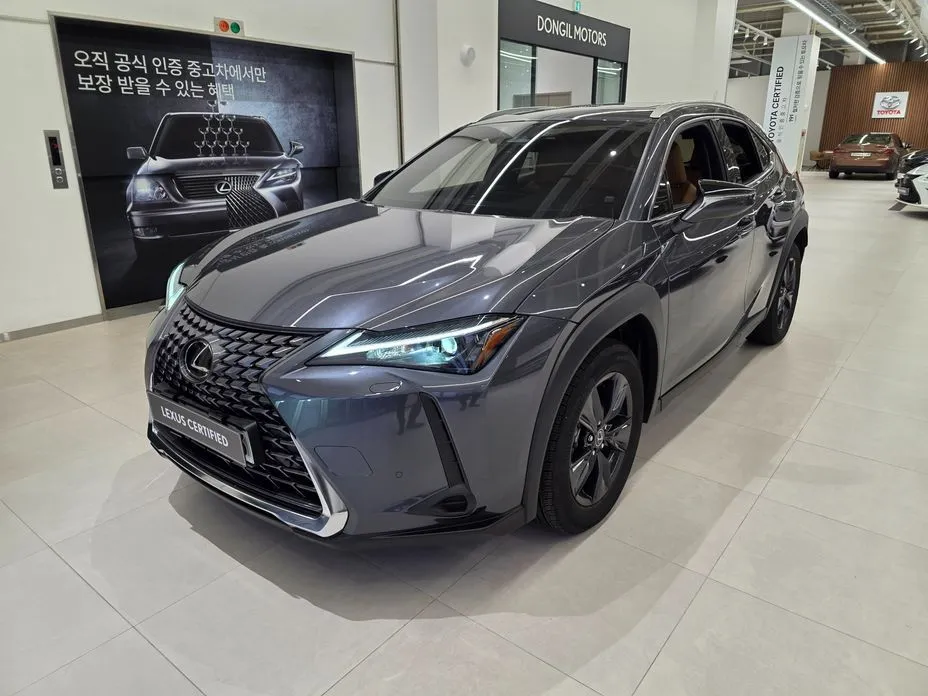 Lexus UX — фото 1