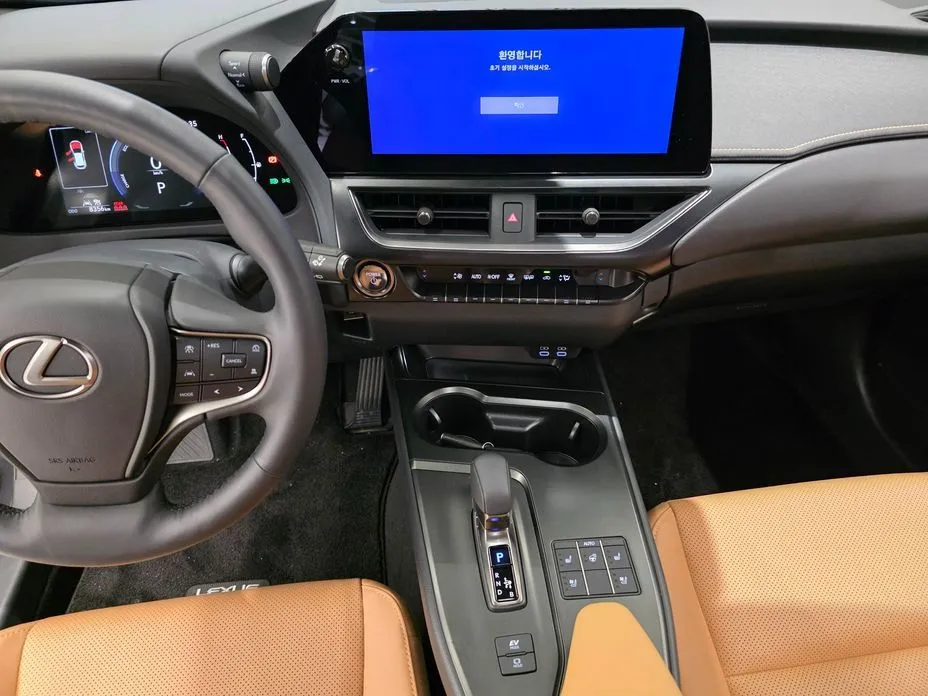 Lexus UX — фото 4