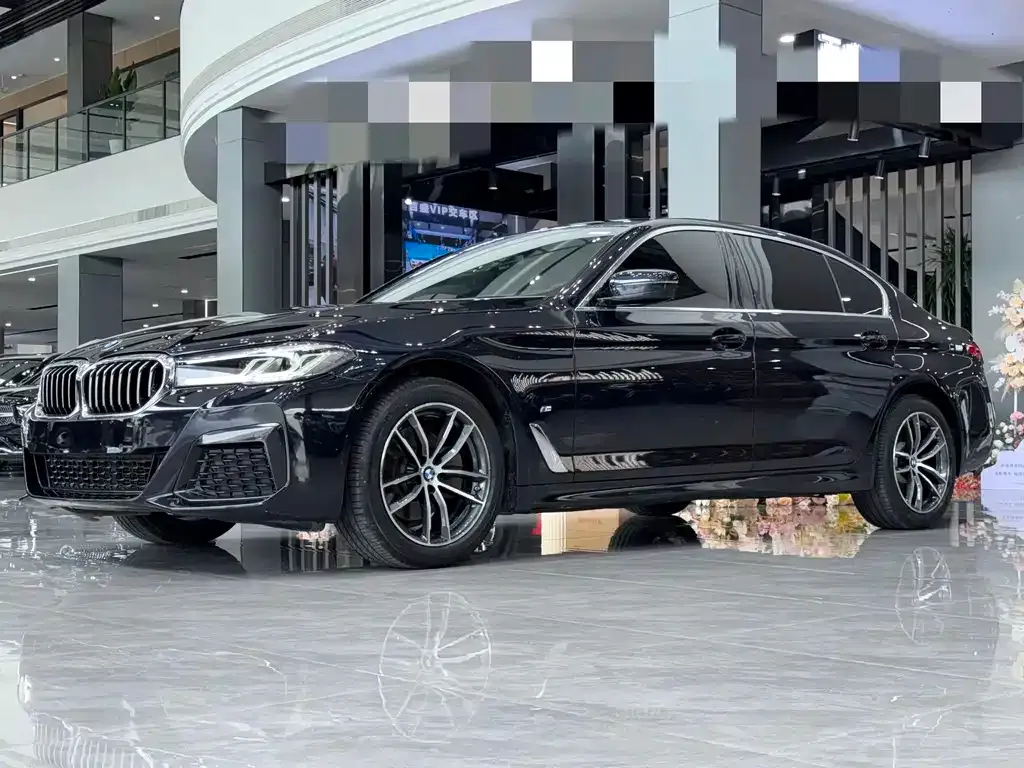BMW 5 Series — фото 1