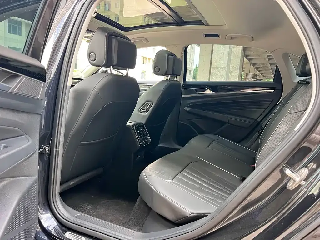 Volkswagen Passat — фото 6