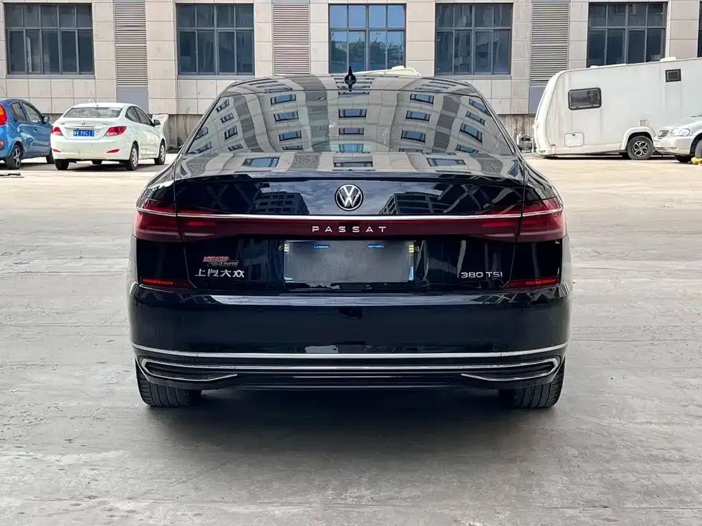 Volkswagen Passat — фото 2