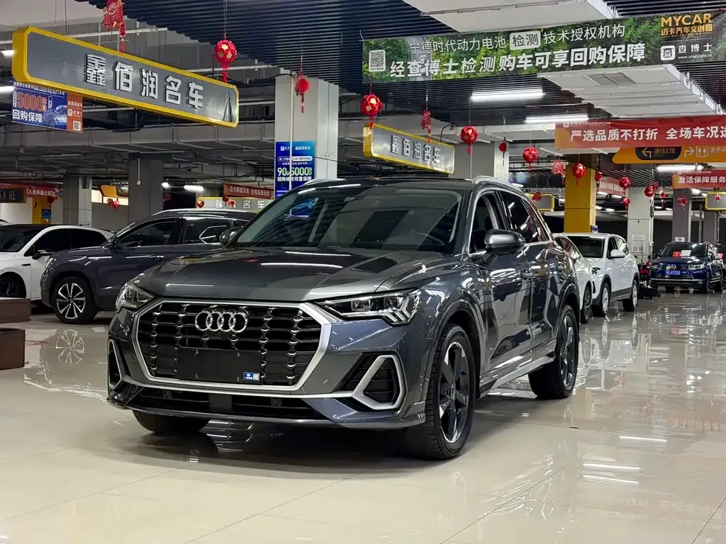 Audi Q3 — фото 1
