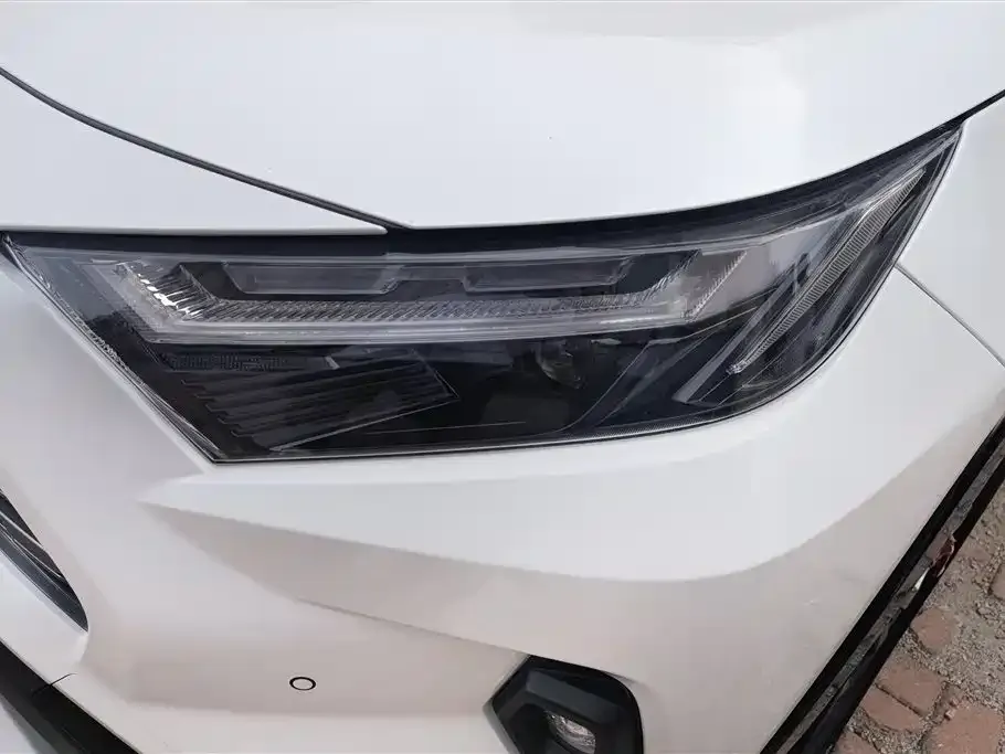 Toyota RAV4 — фото 2