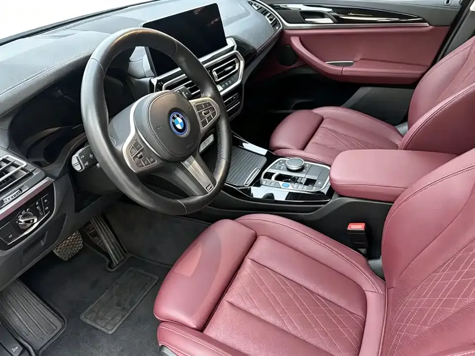 BMW iX3 — фото 8