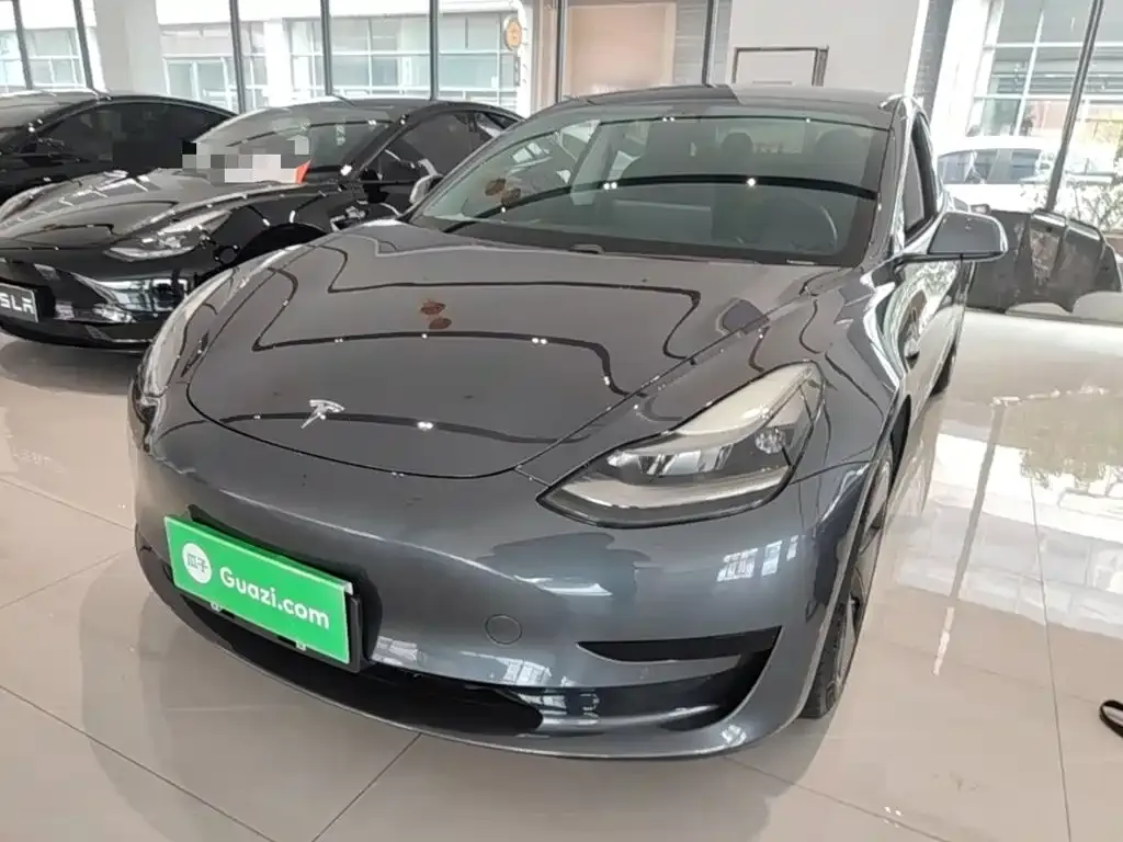 Tesla Model 3 — фото 4