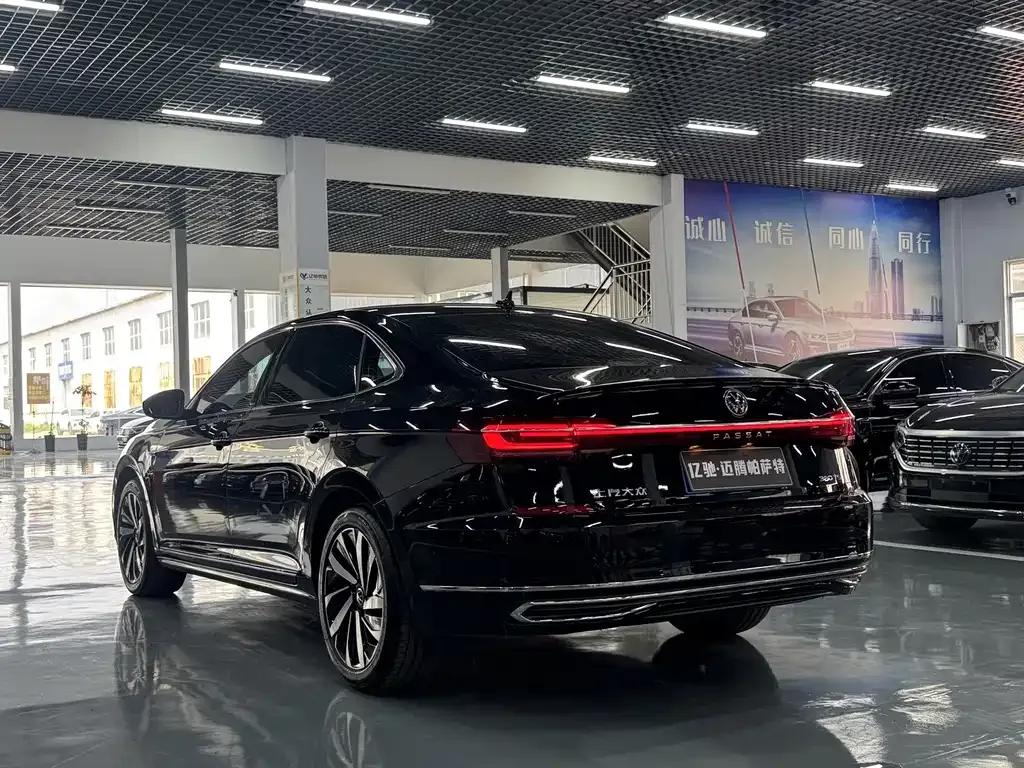 Volkswagen Passat — фото 9