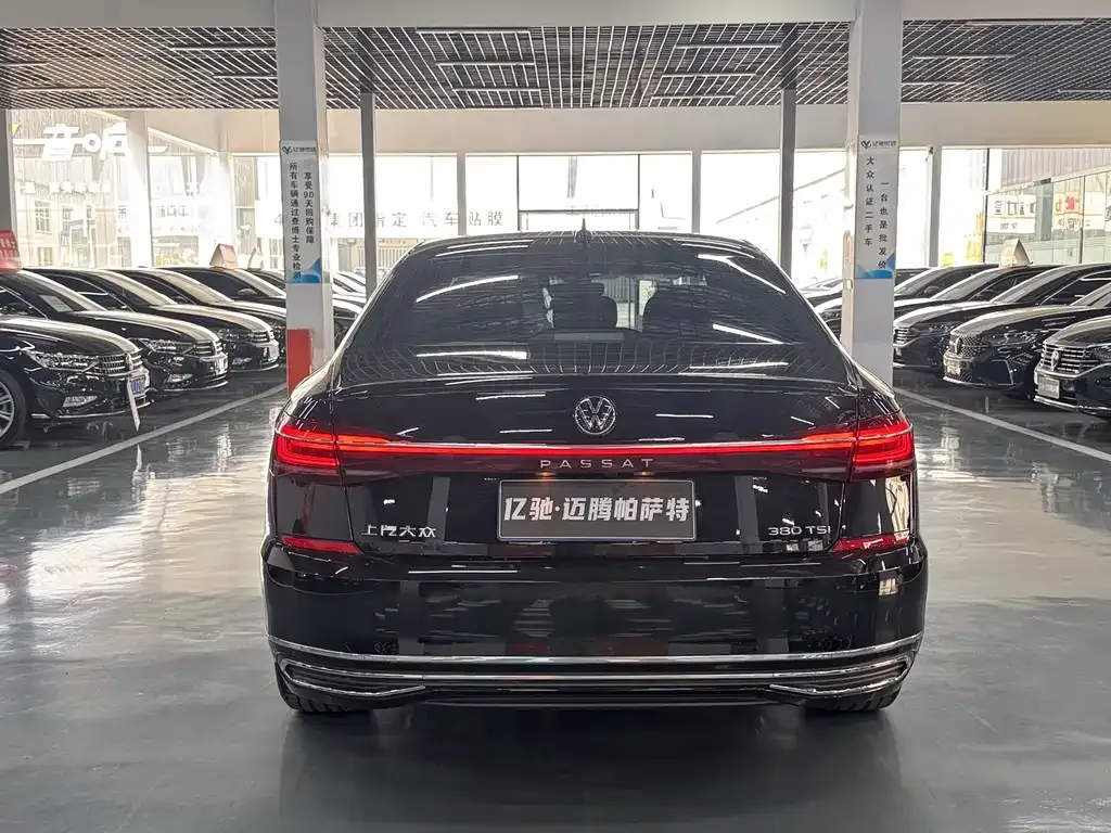 Volkswagen Passat — фото 7
