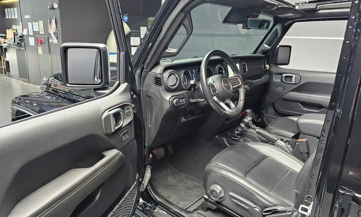 Jeep Wrangler 2021 из KR, фото 8