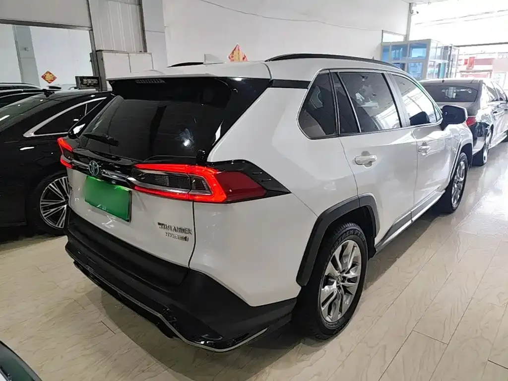 Toyota Wildlander — фото 10