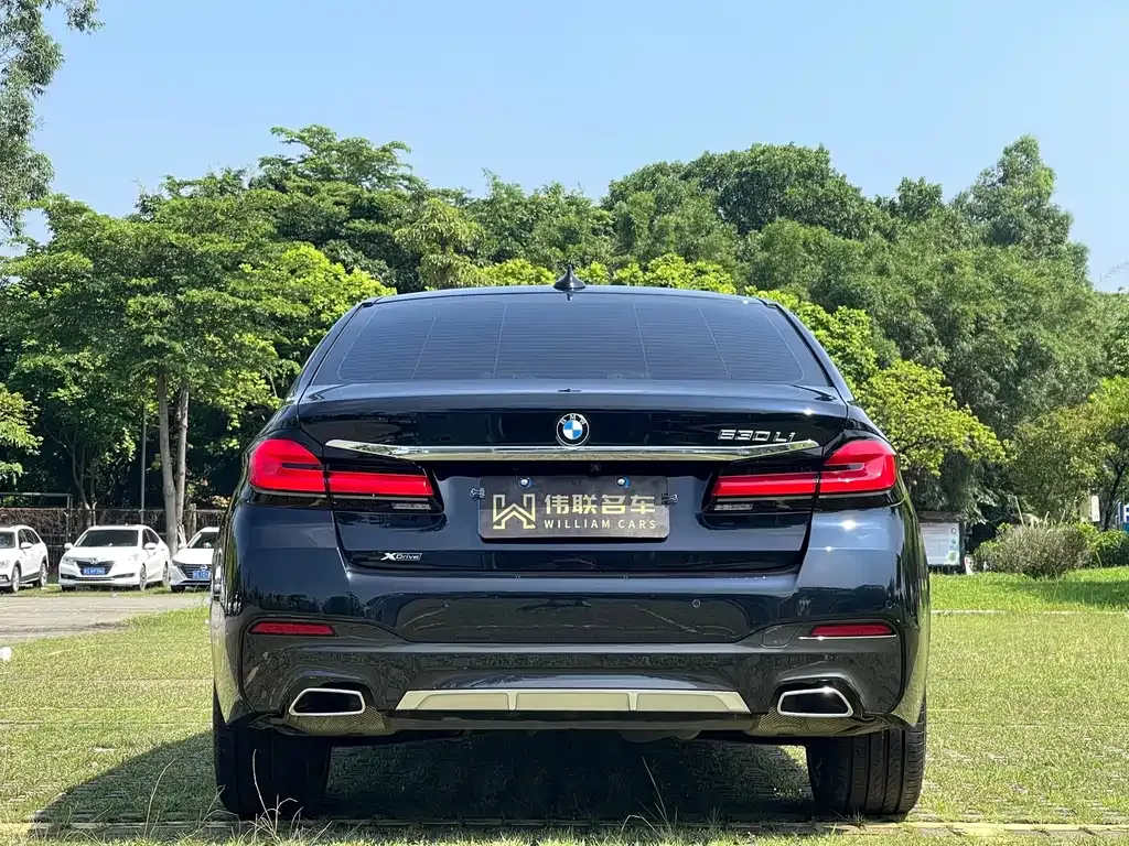 BMW 5 Series — фото 5