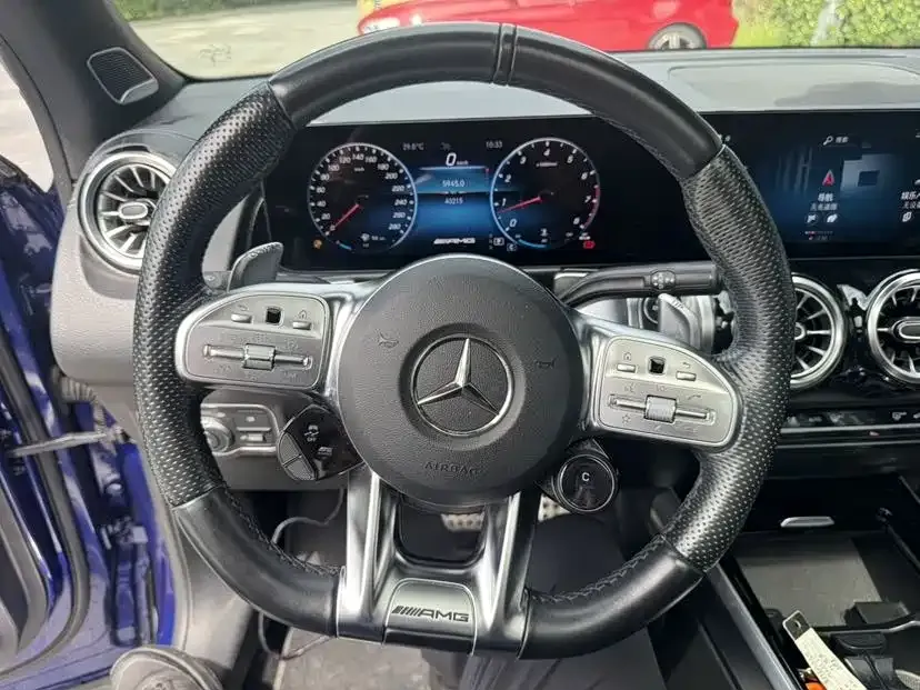 Mercedes-Benz GLB AMG — фото 4